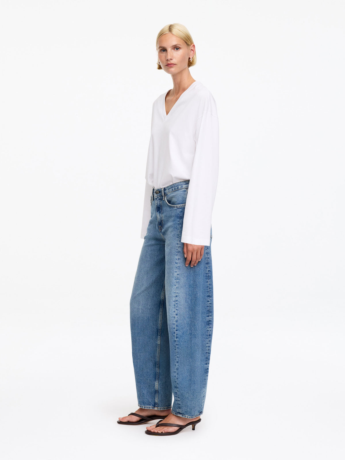 Barrel Jeans - Blue - Image 4