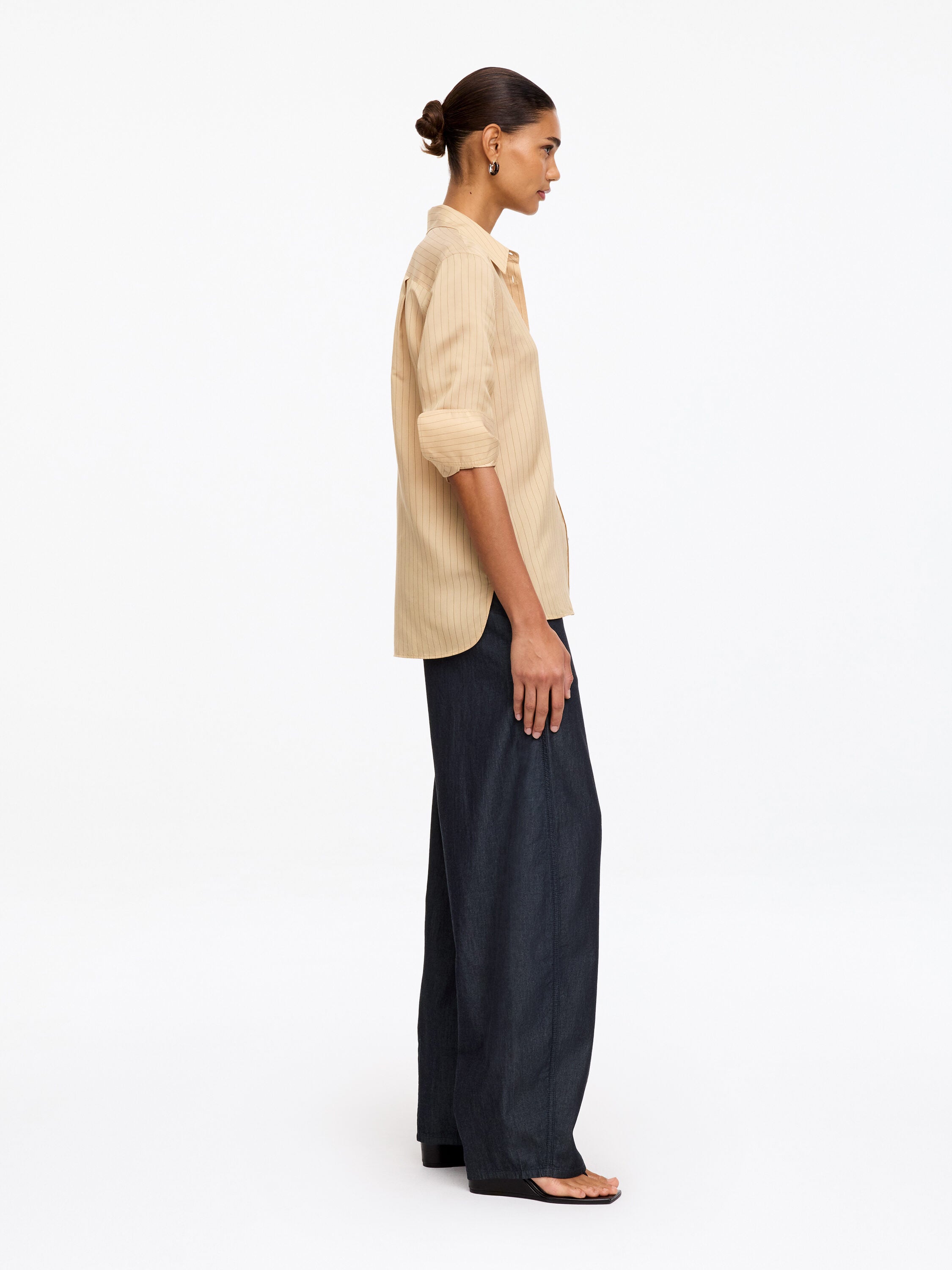 Barrel-Leg Jeans - Blue - Image 3