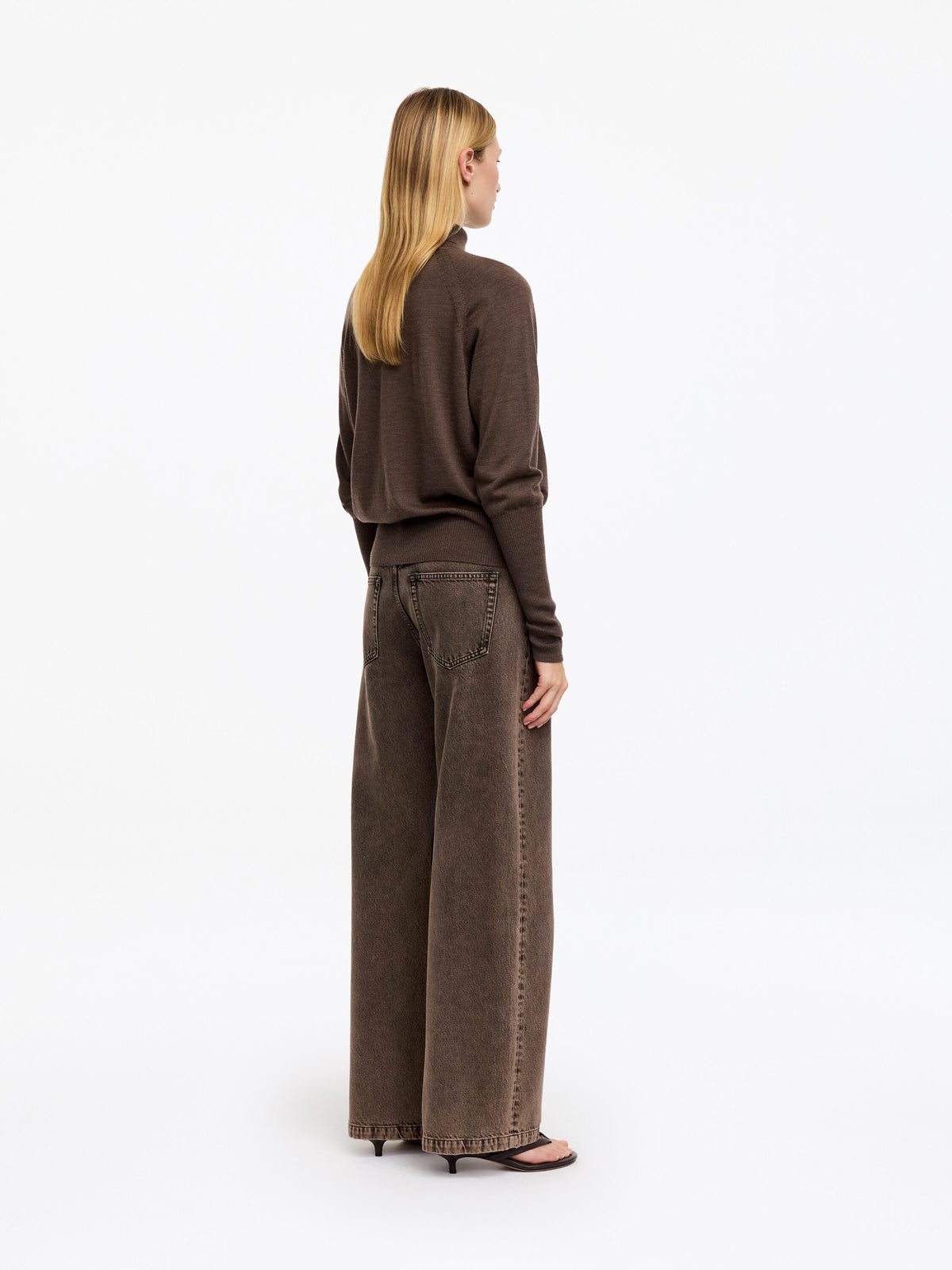 Low Flared Jeans - Brown - Image 3