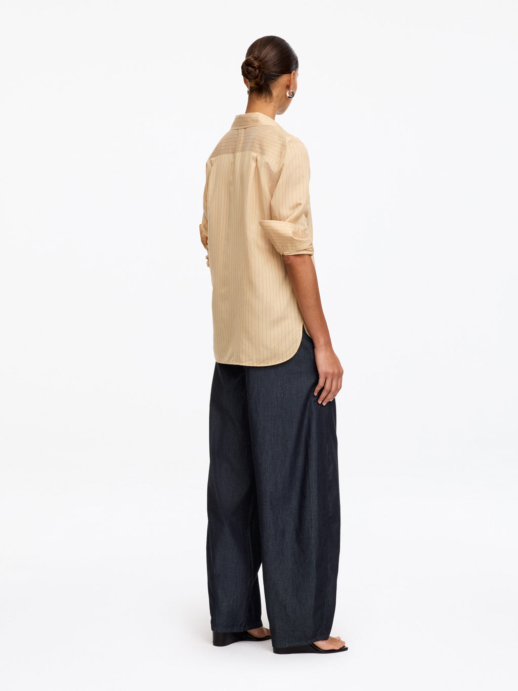 Barrel-Leg Jeans - Blue - Image 2