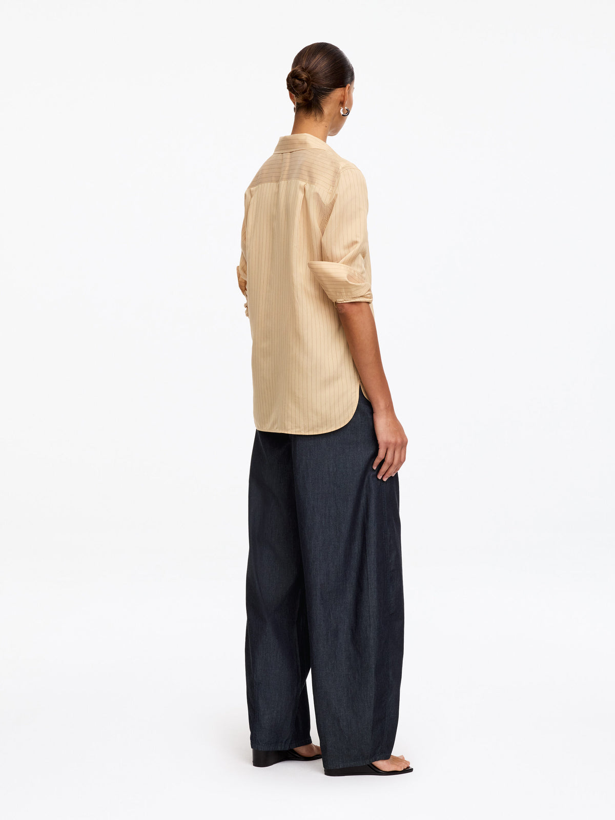 Barrel-Leg Jeans - Blue - Image 2
