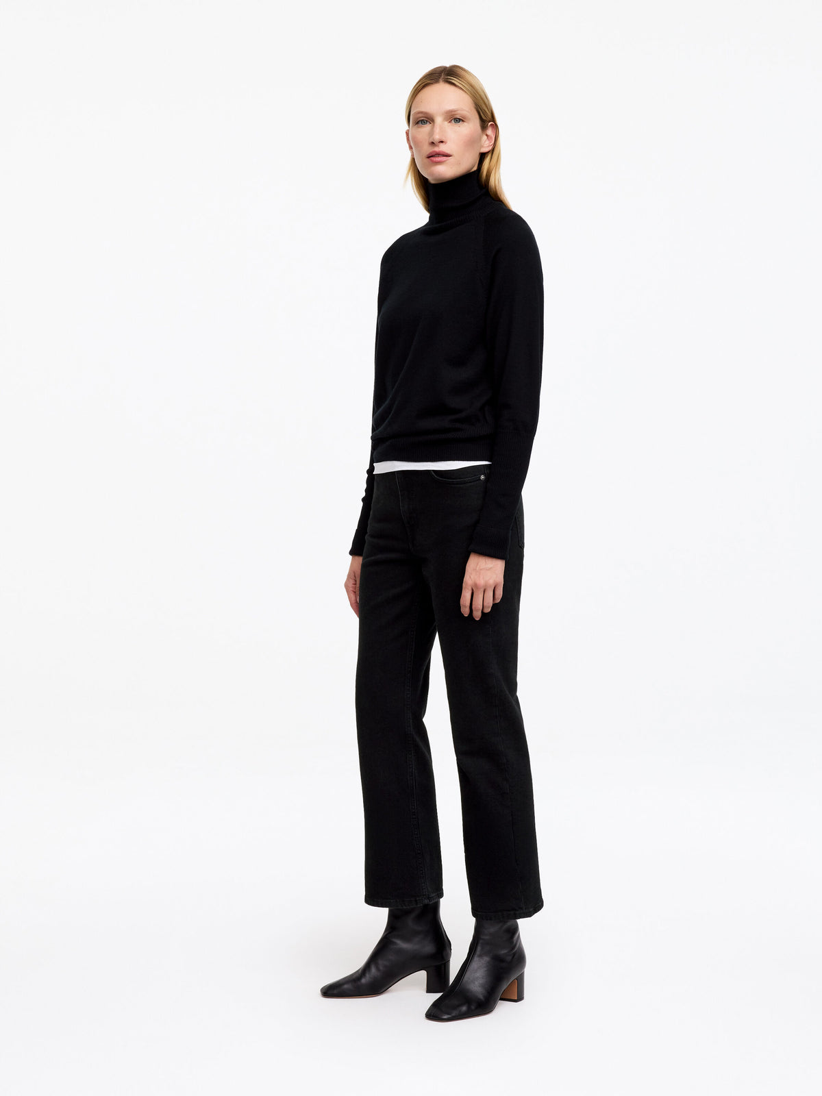 Kick Flare Jeans - Black - Image 4